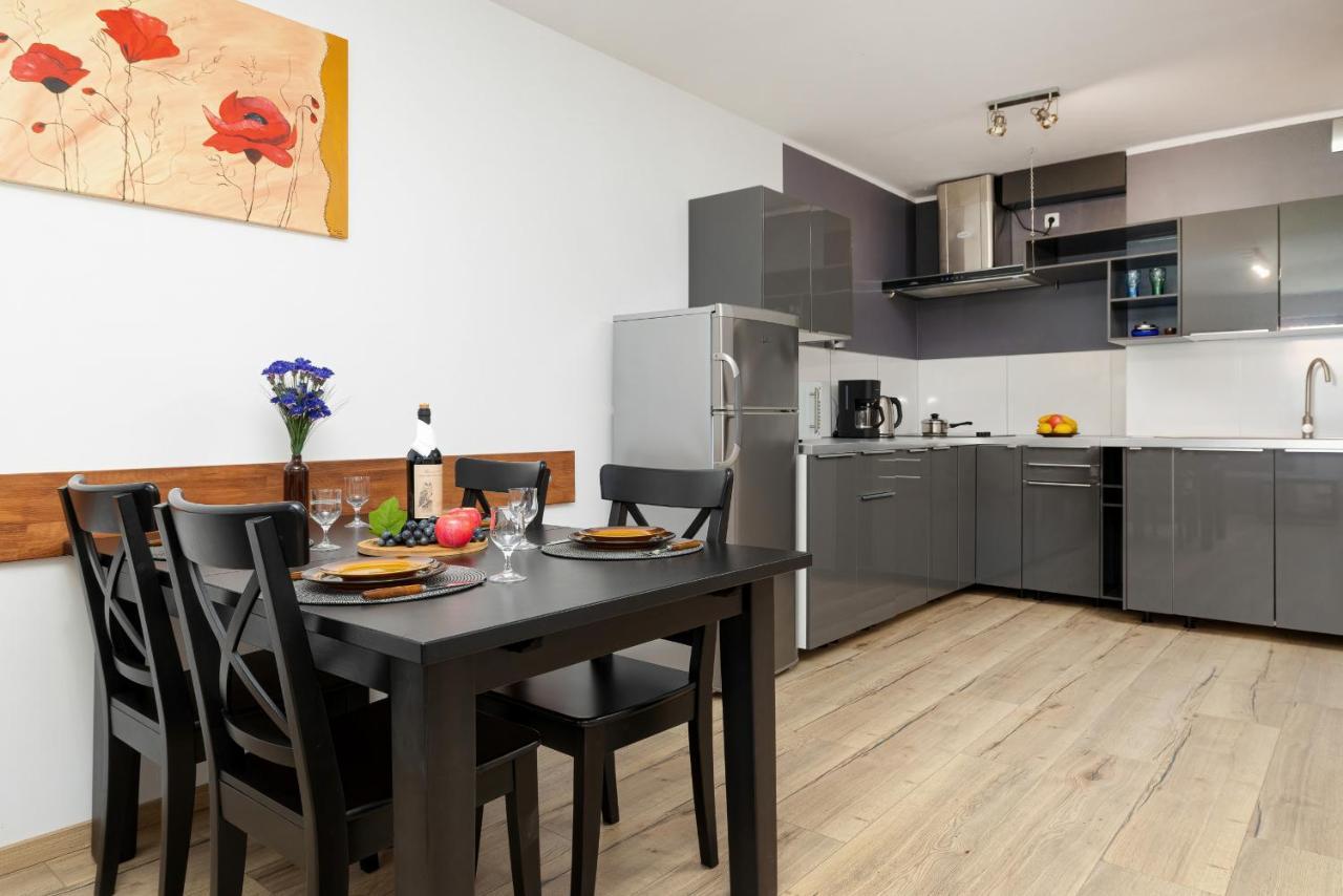 Apartamenty Wisniowy Sad By Noclegi Renters Колобжег Екстер'єр фото
