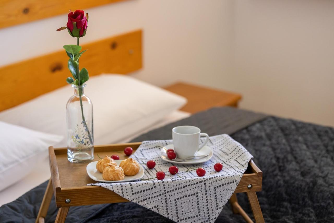 Apartamenty Wisniowy Sad By Noclegi Renters Колобжег Екстер'єр фото